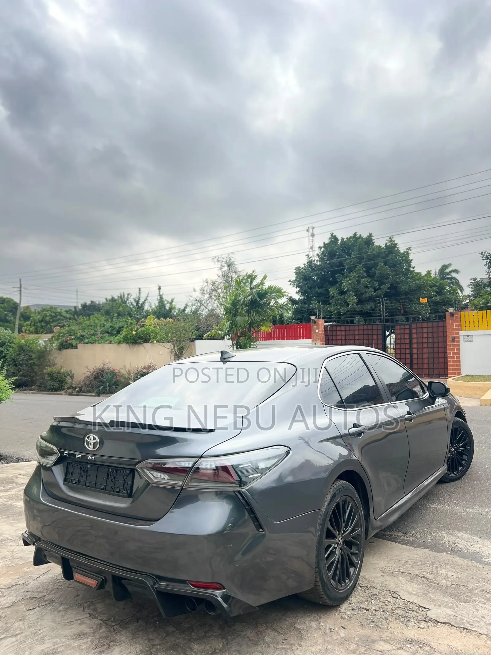 Toyota Camry SE Nightshade FWD 2020 Gray