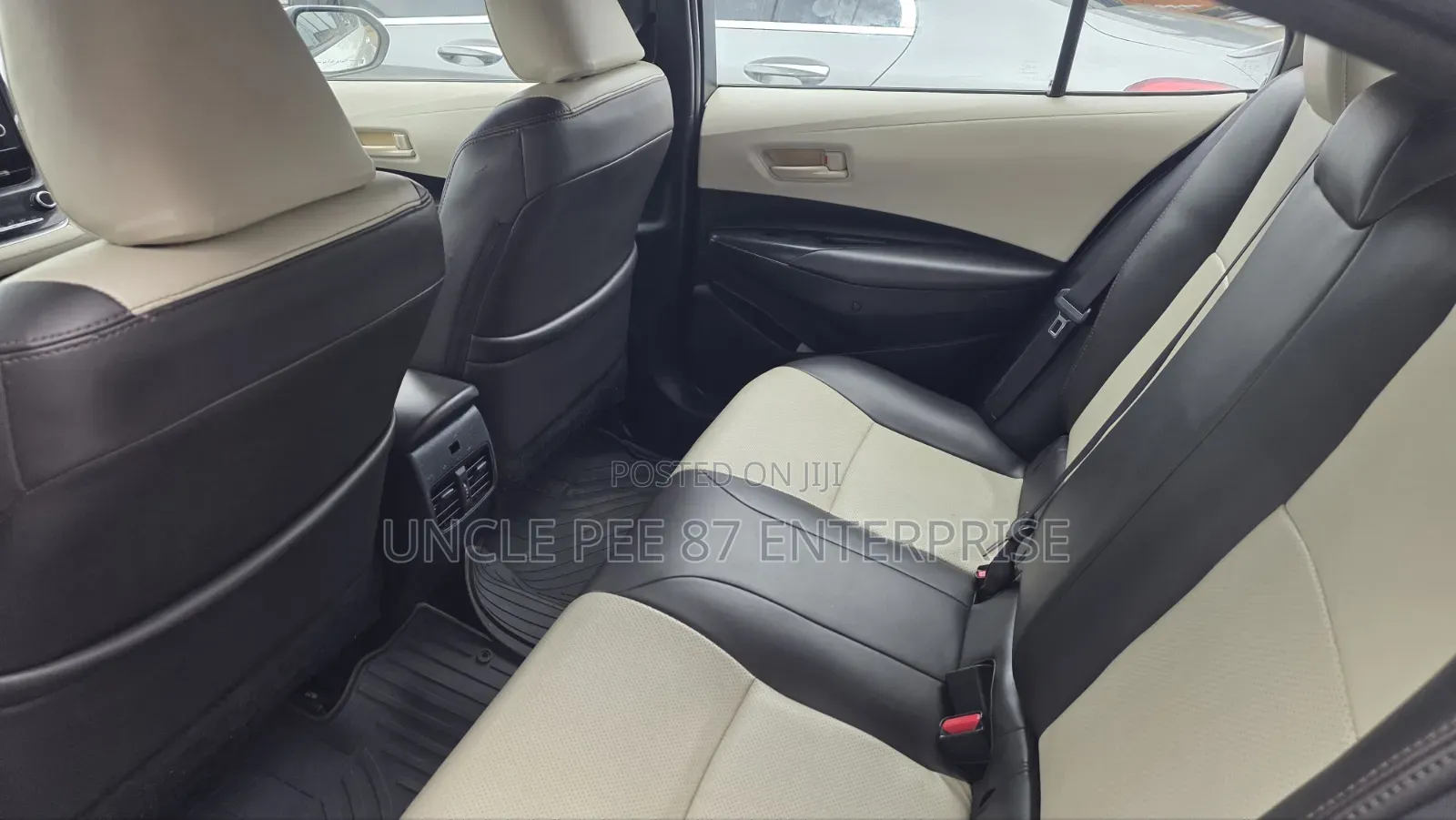 Toyota Corolla LE 2020 White
