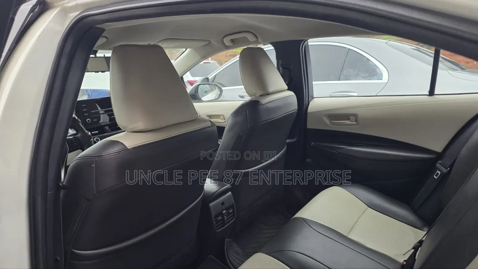 Toyota Corolla LE 2020 White