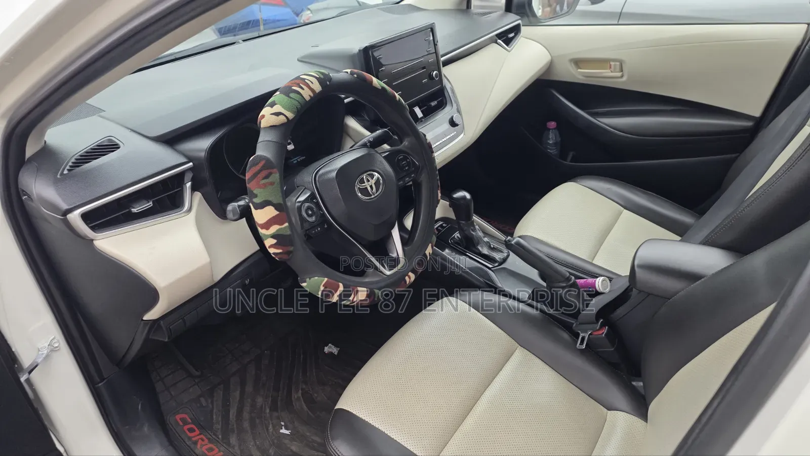 Toyota Corolla LE 2020 White