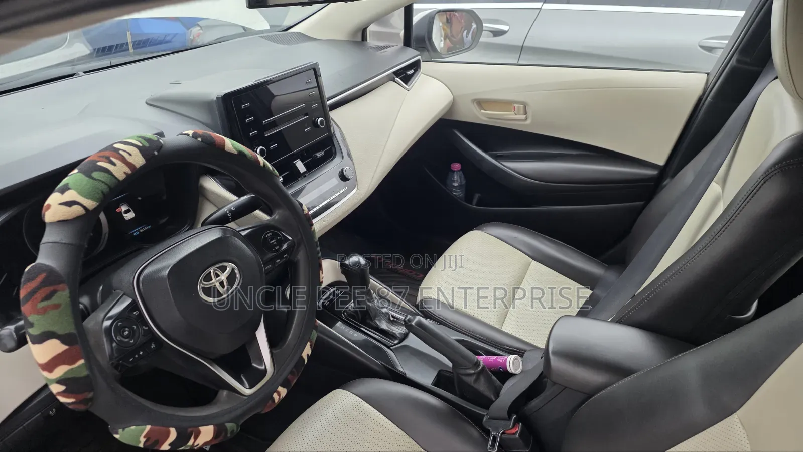 Toyota Corolla LE 2020 White