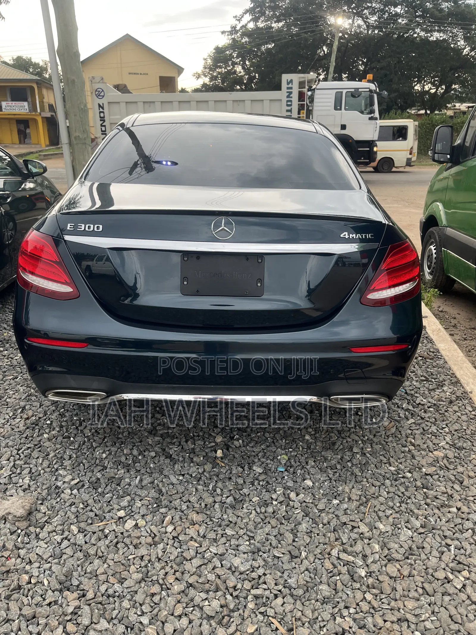 Mercedes-Benz E300 2018 Blue