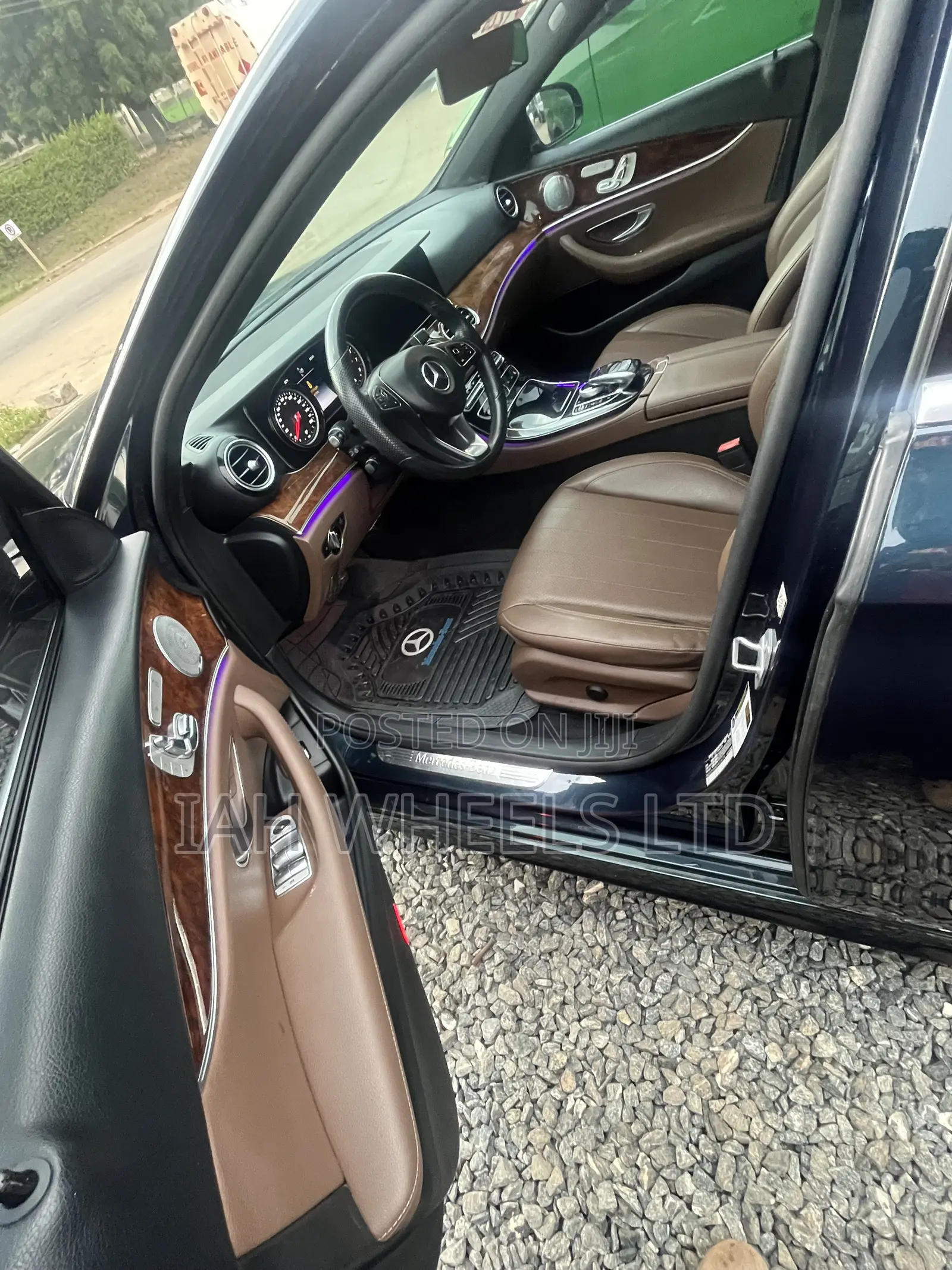 Mercedes-Benz E300 2018 Blue