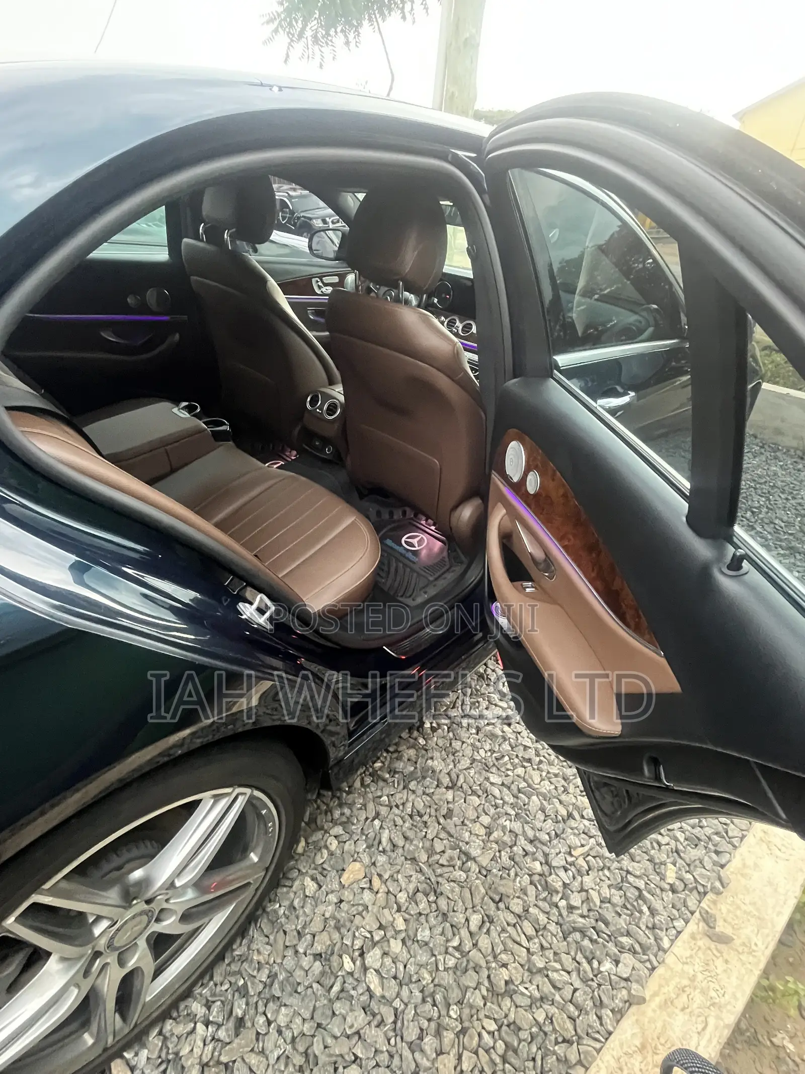 Mercedes-Benz E300 2018 Blue