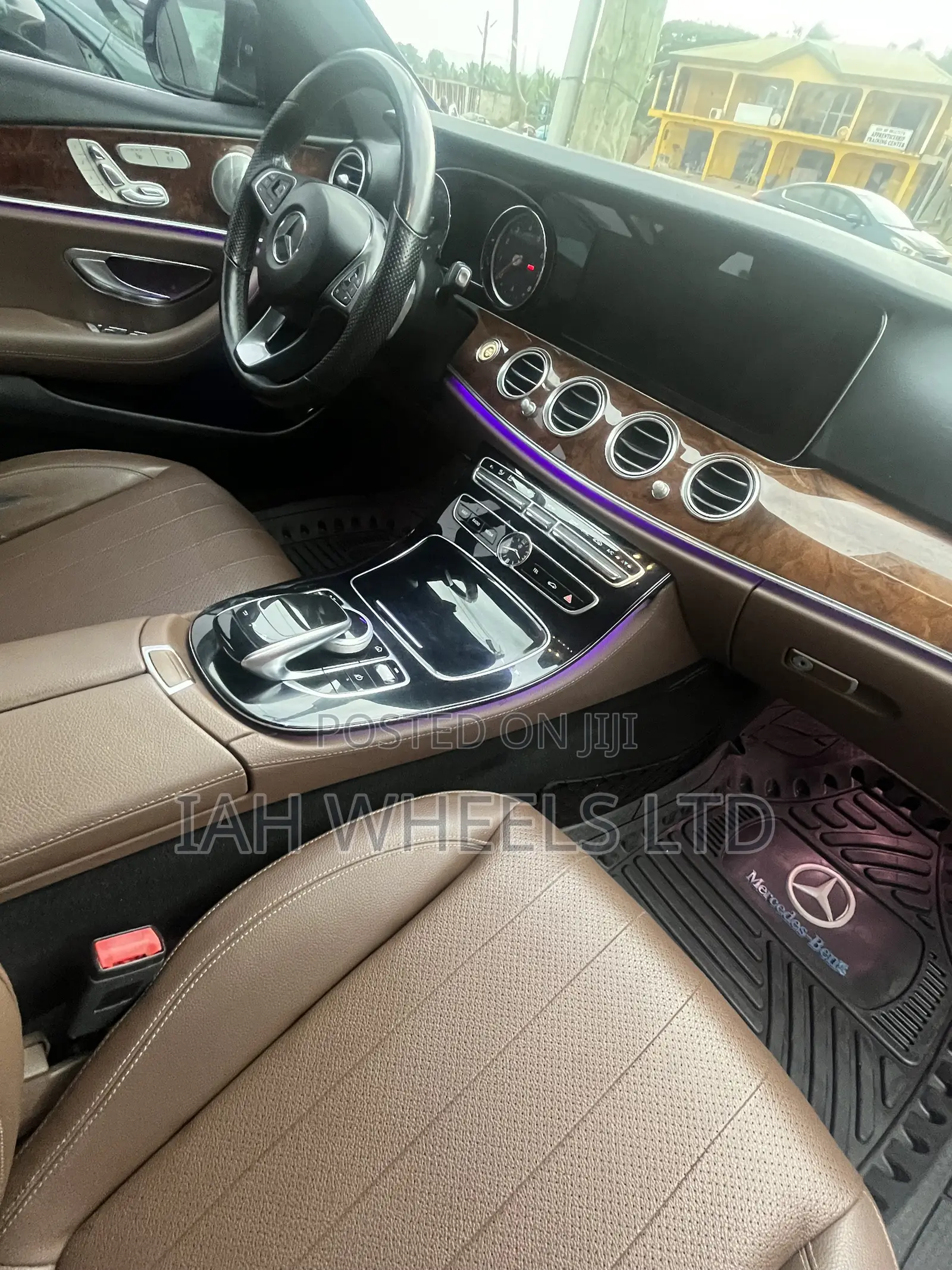 Mercedes-Benz E300 2018 Blue