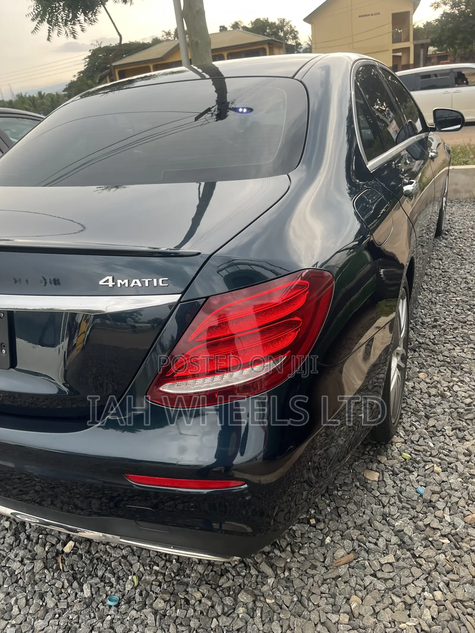 Mercedes-Benz E300 2018 Blue