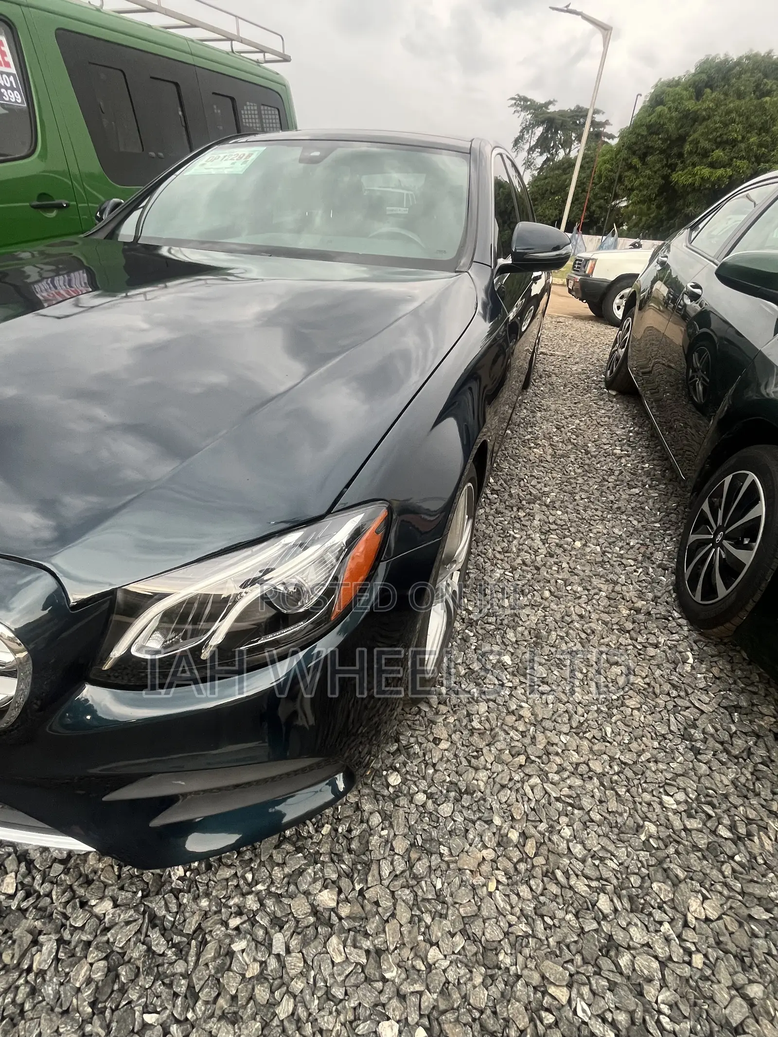 Mercedes-Benz E300 2018 Blue