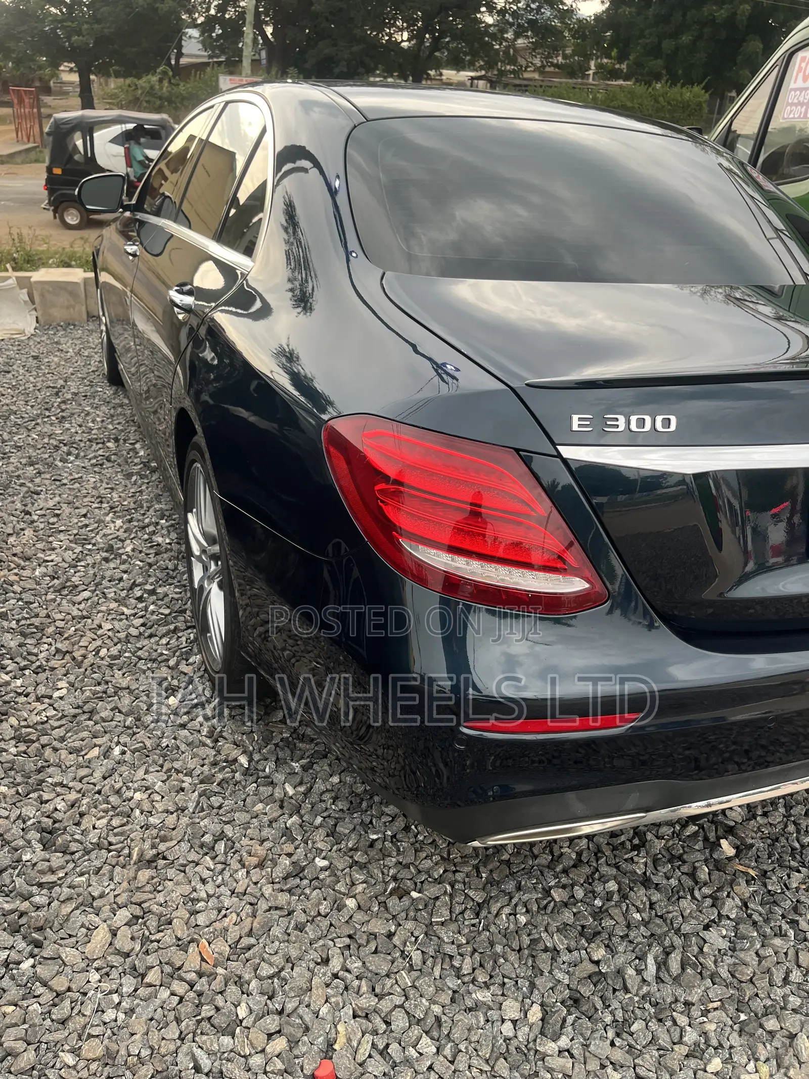 Mercedes-Benz E300 2018 Blue