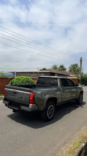 Toyota Tacoma 2024 Green