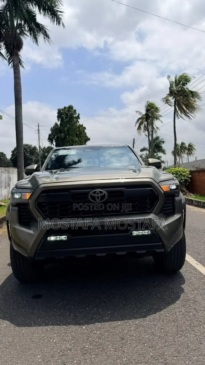 Toyota Tacoma 2024 Green