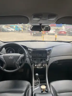 Hyundai Sonata GLS Sedan FWD (2.4L 4cyl 6A) 2011 Silver