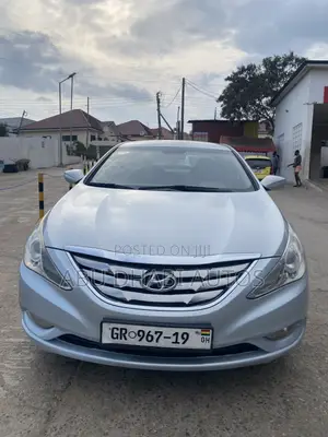 Hyundai Sonata GLS Sedan FWD (2.4L 4cyl 6A) 2011 Silver