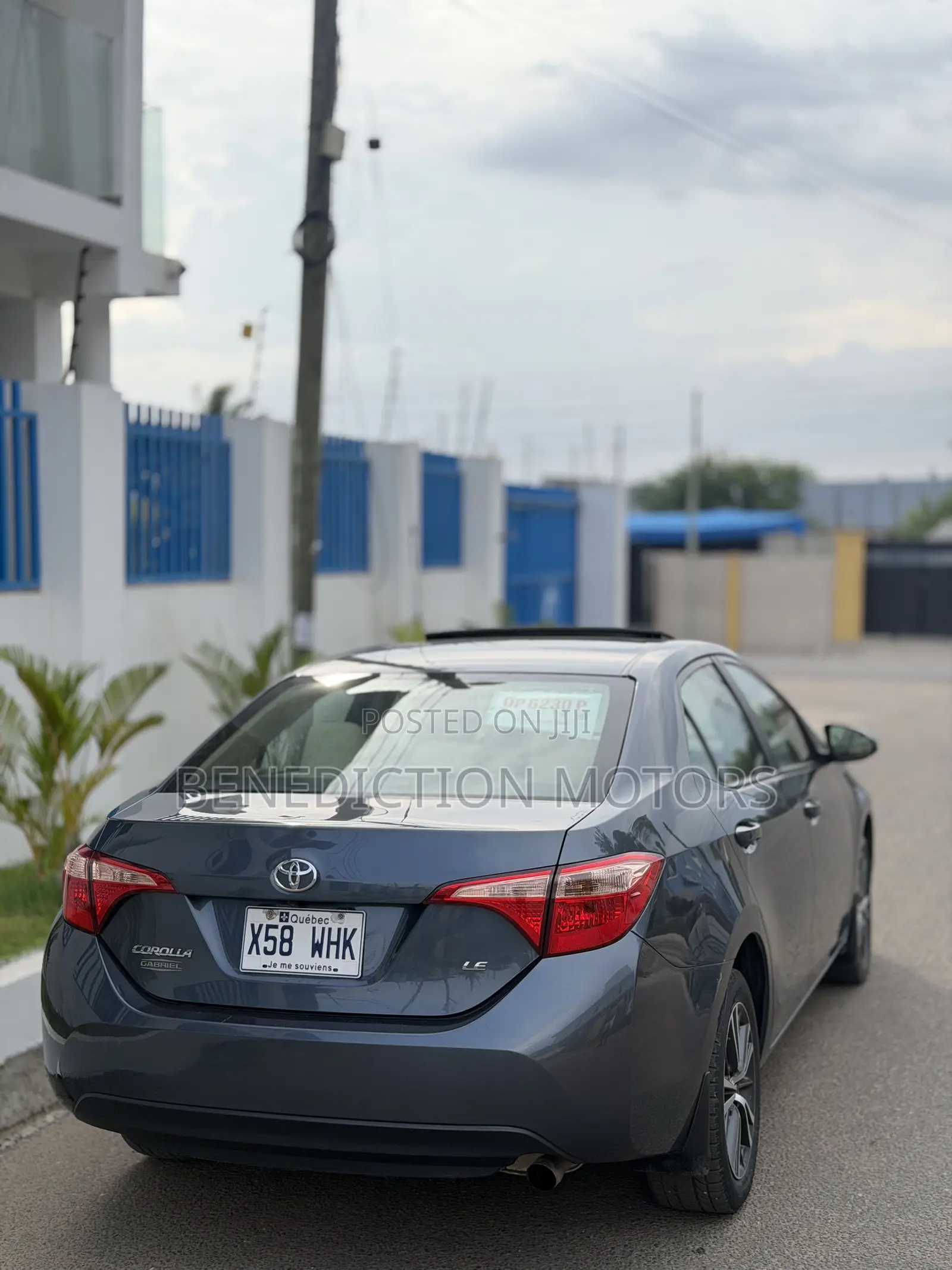 Toyota Corolla LE ECO 4dr Sedan (1.8L 4cyl CVT) 2017 Gray