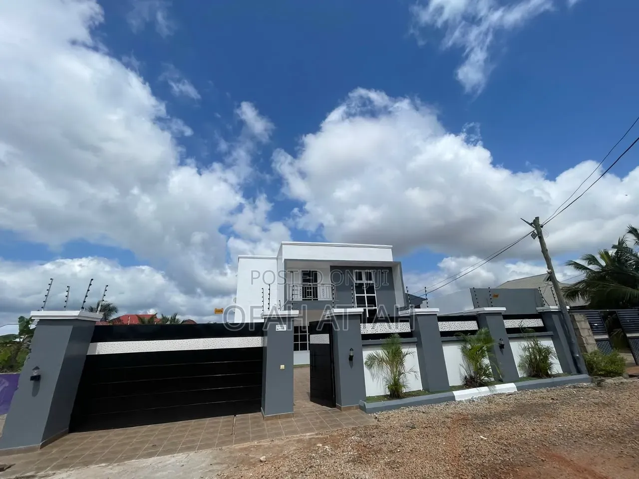 6bdrm Duplex in Santasi Kotwi, Kumasi Metropolitan for sale