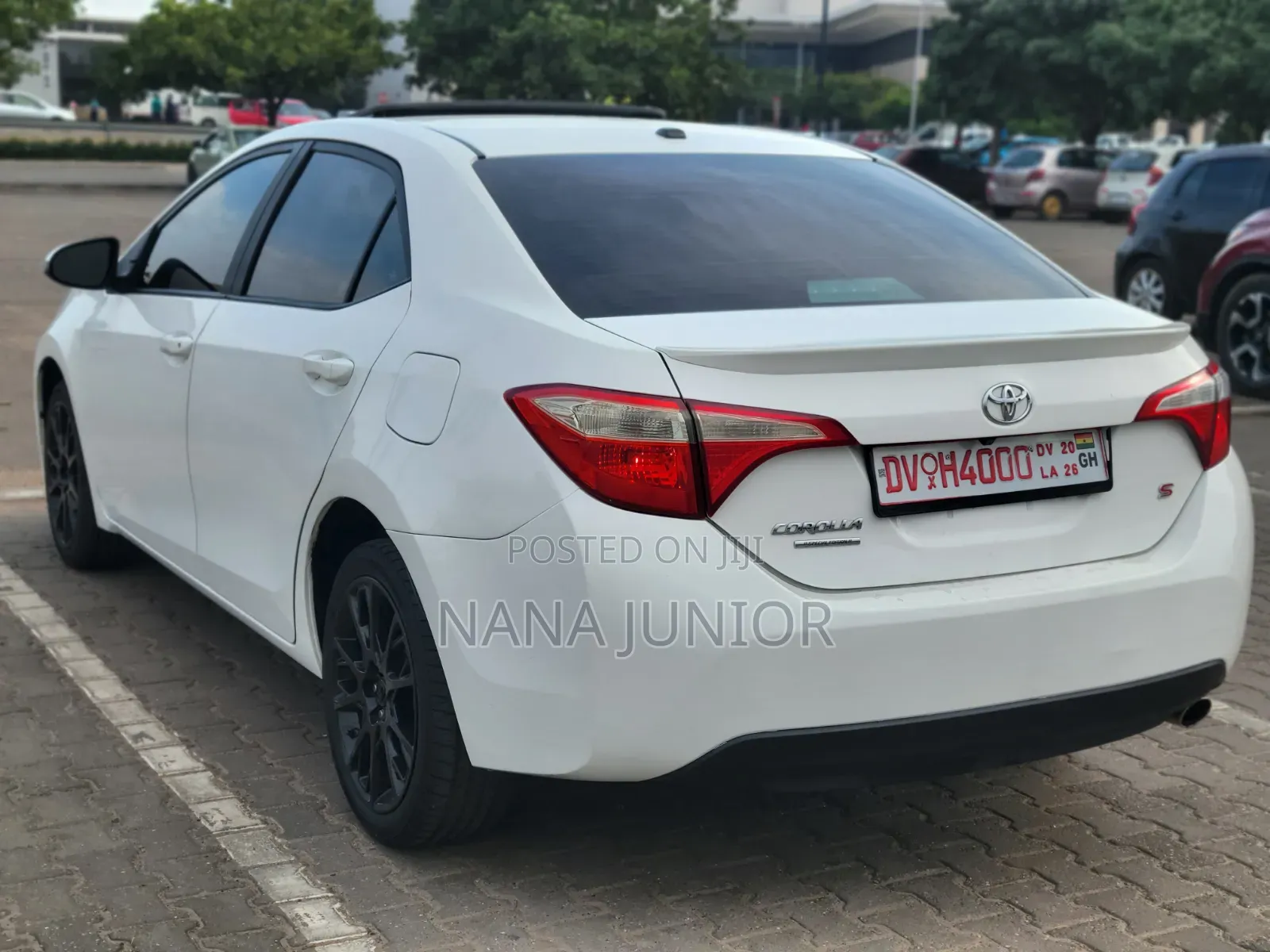Toyota Corolla S 4dr Sedan (1.8L 4cyl CVT) 2016 Off white