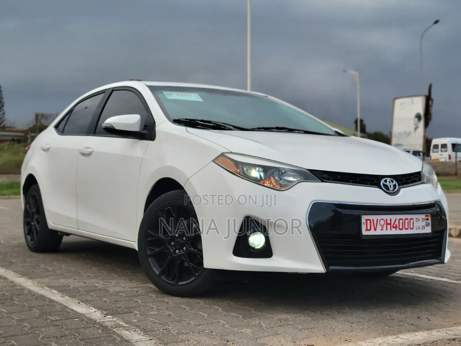 Toyota Corolla S 4dr Sedan (1.8L 4cyl CVT) 2016 Off white