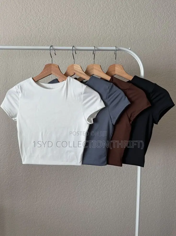 ⁠Women’s Fitted Short-Sleeve Basic Tops - Multiple Colors (S/M/L)⁠