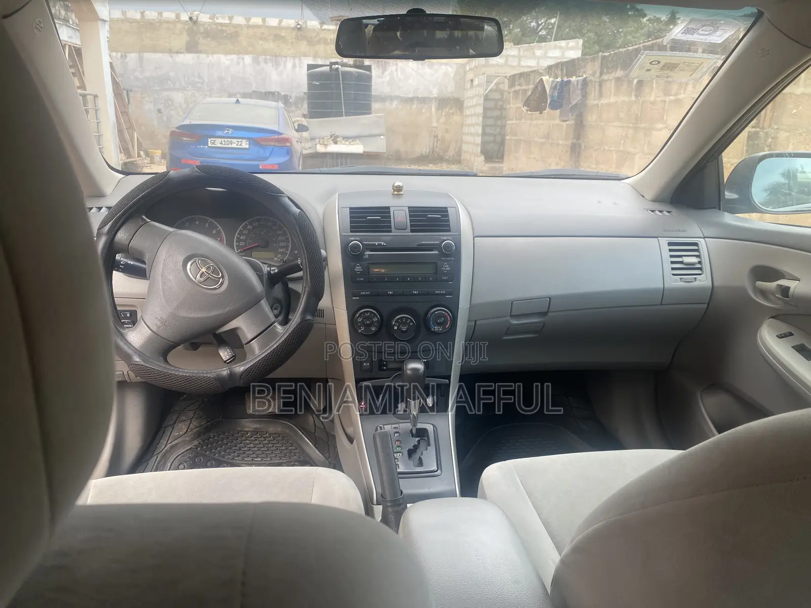 Toyota Corolla LE 4dr Sedan (1.8L 4cyl 4A) 2010 Gray
