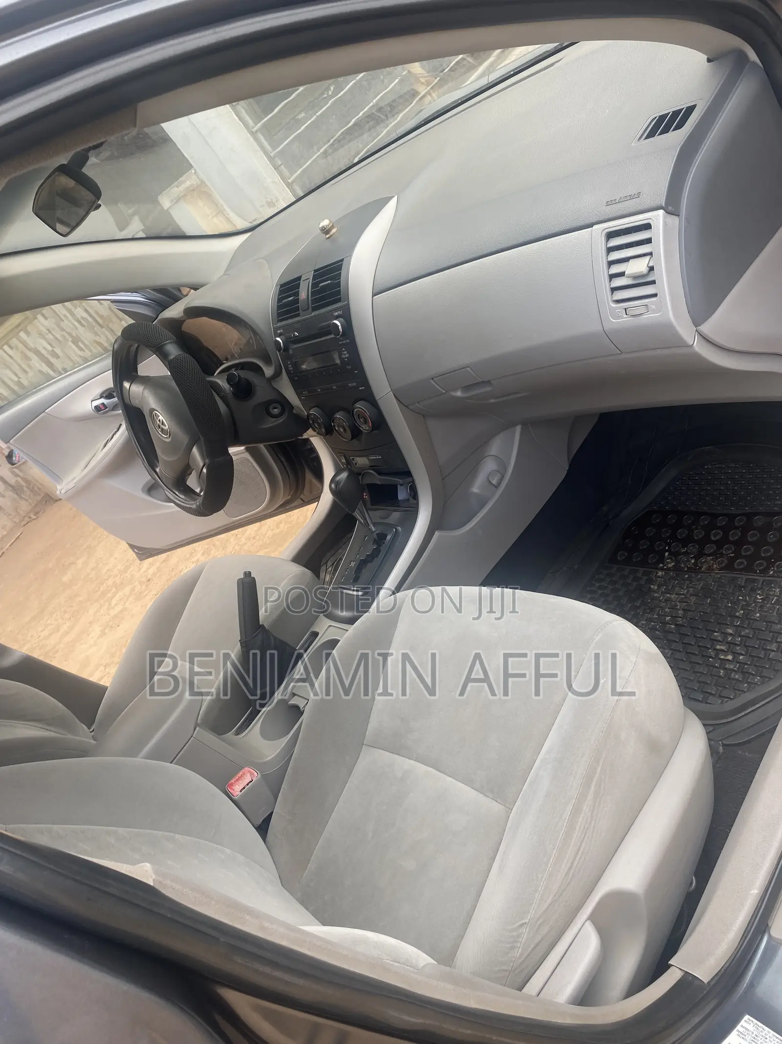 Toyota Corolla LE 4dr Sedan (1.8L 4cyl 4A) 2010 Gray