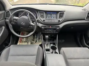 Hyundai Tucson Value FWD 2018 Blue