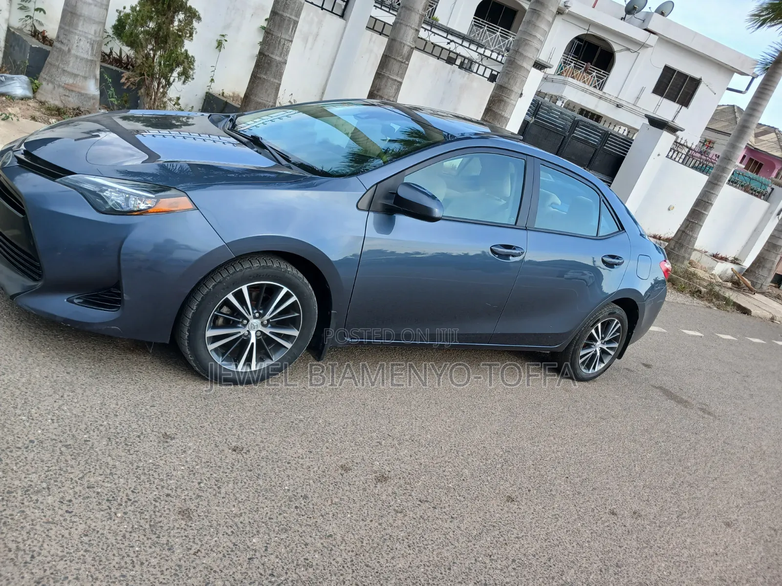 Toyota Corolla LE ECO 4dr Sedan (1.8L 4cyl CVT) 2017 Gray