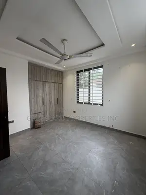 4bdrm House in School Junction, East Legon for rent