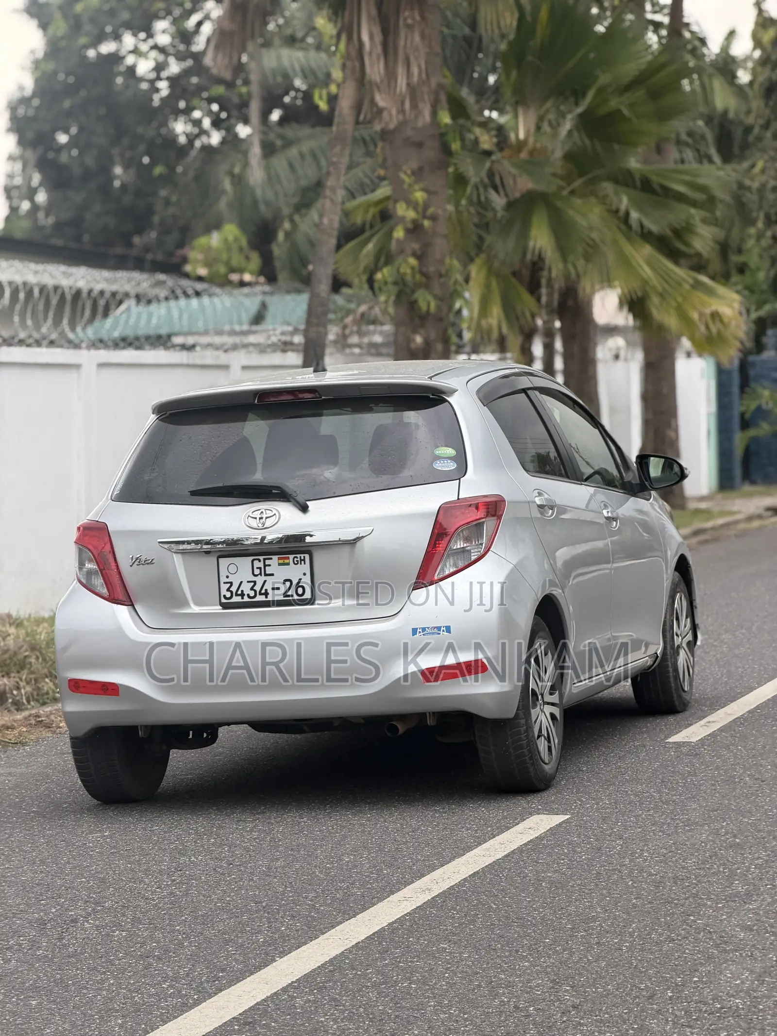 Toyota Vitz 1.3 FWD 5dr 2013 Silver