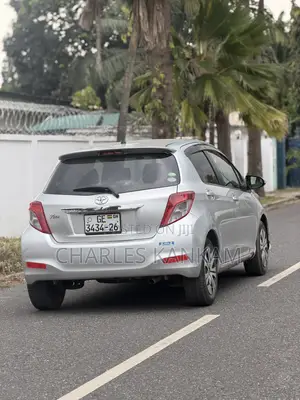 Toyota Vitz 1.3 FWD 5dr 2013 Silver