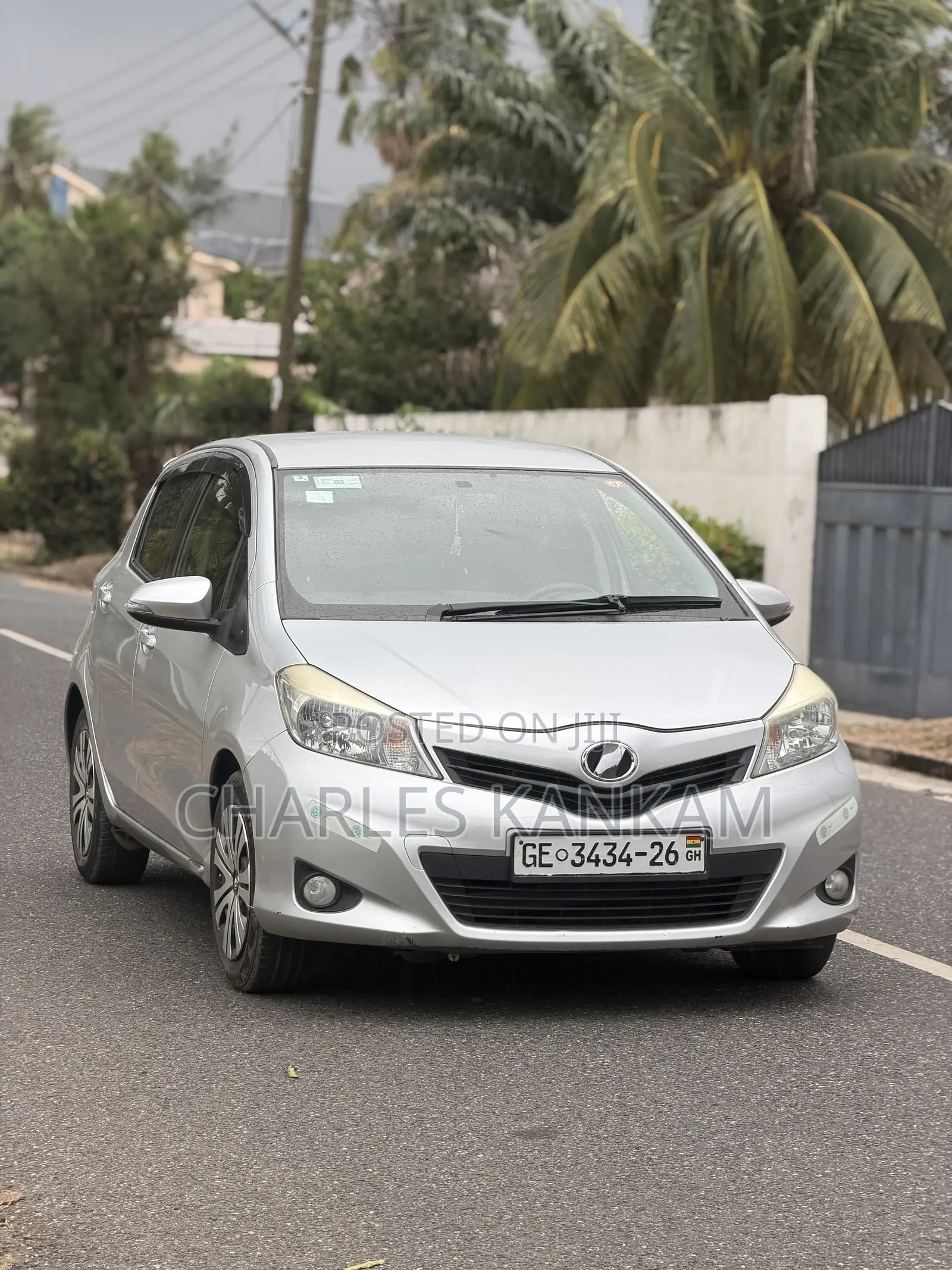 Toyota Vitz 1.3 FWD 5dr 2013 Silver