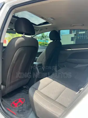 Hyundai Elantra Limited 2020 White