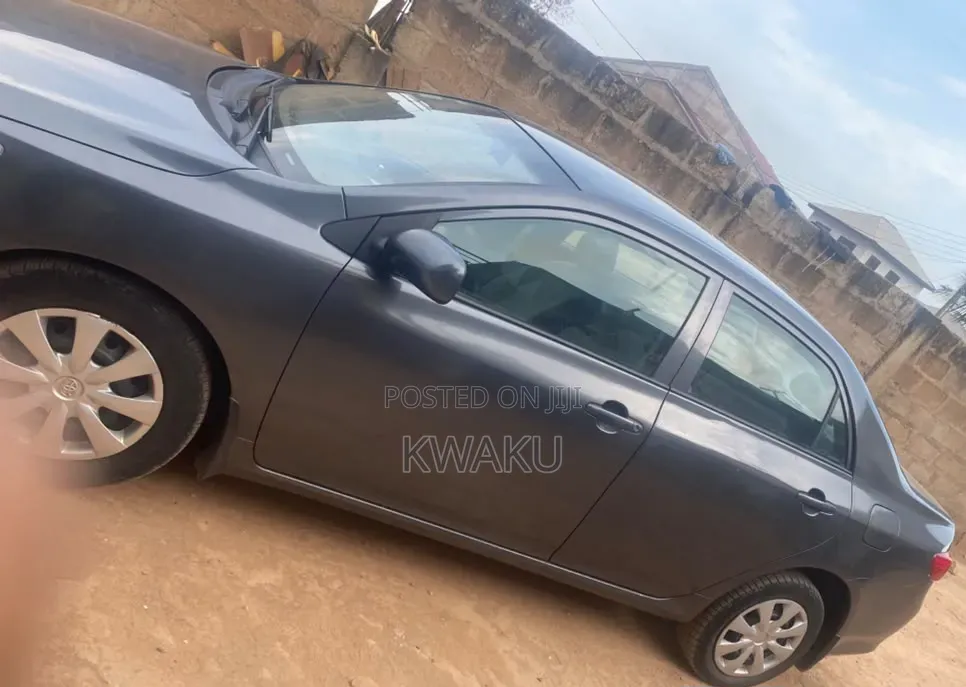 Toyota Corolla 2010 Gray