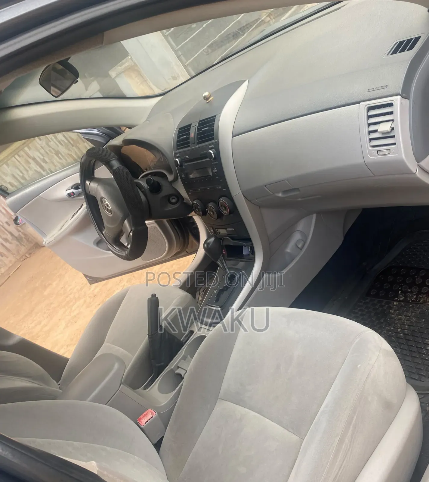 Toyota Corolla 2010 Gray