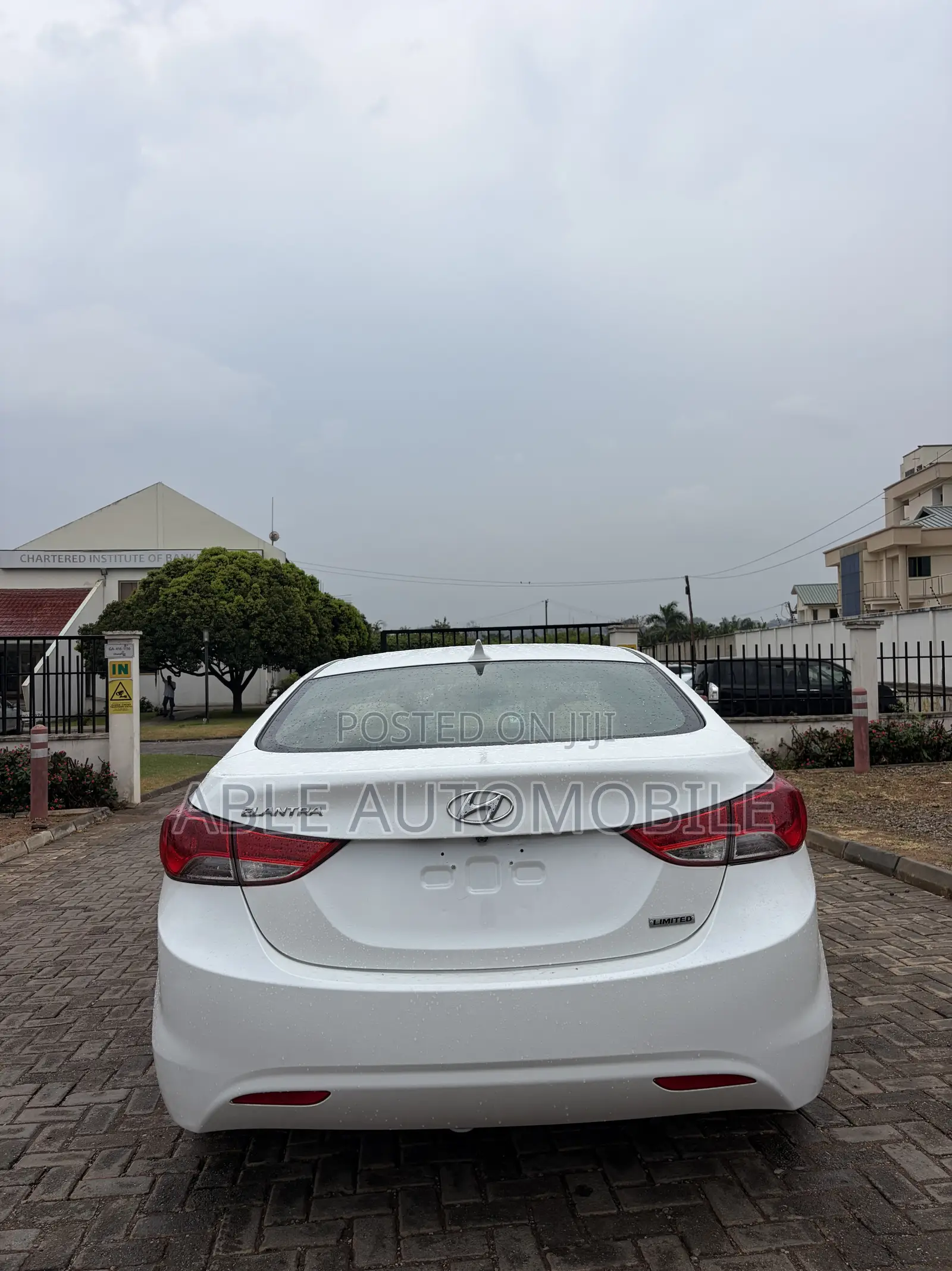 Hyundai Elantra Limited 2012 White