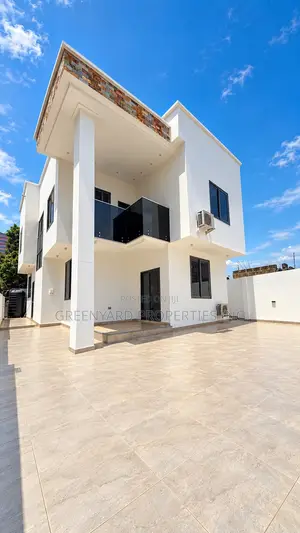 4bdrm House in School Junction, East Legon for rent