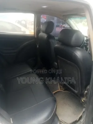 Pontiac Vibe 2008 White