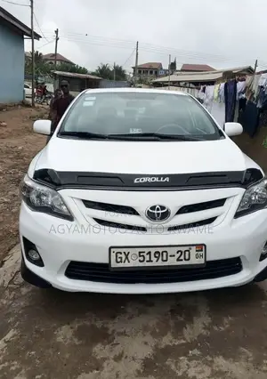 Toyota Corolla S 5-Speed 2013 White