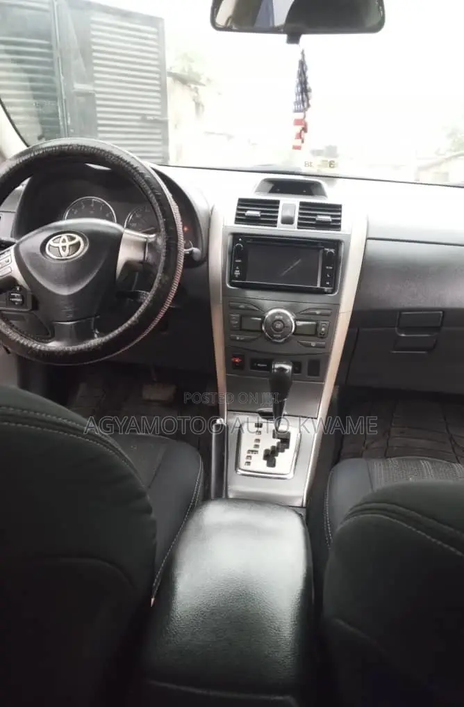 Toyota Corolla S 5-Speed 2013 White