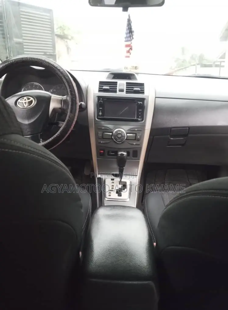 Toyota Corolla S 5-Speed 2013 White