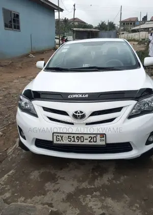 Toyota Corolla S 5-Speed 2013 White
