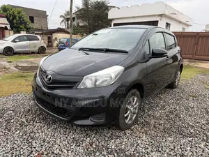 Toyota Vitz 1.3 FWD 5dr 2013 Black