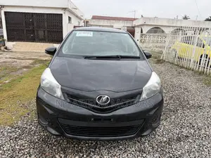 Toyota Vitz 1.3 FWD 5dr 2013 Black