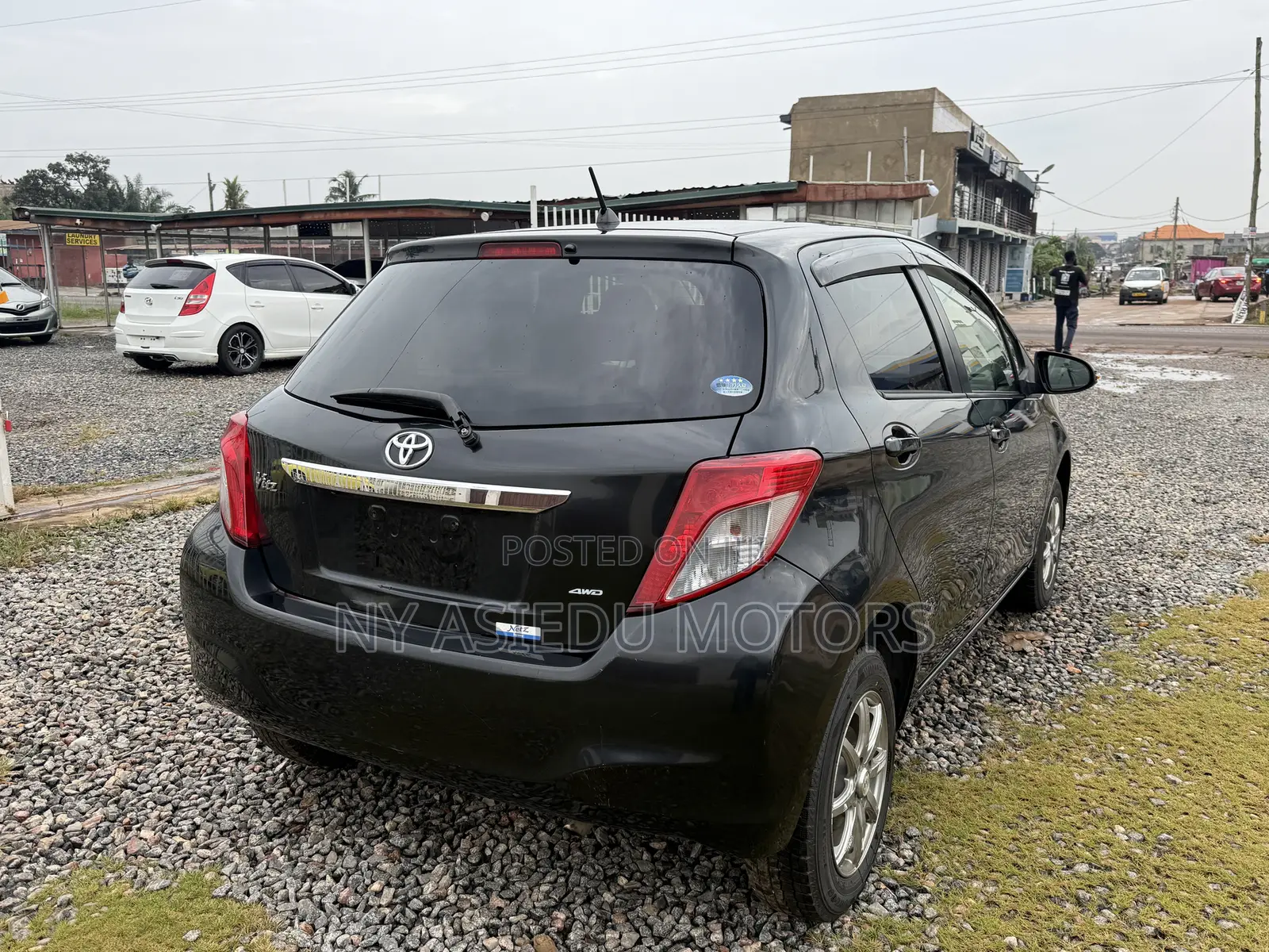 Toyota Vitz 1.3 FWD 5dr 2013 Black