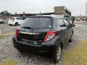 Toyota Vitz 1.3 FWD 5dr 2013 Black