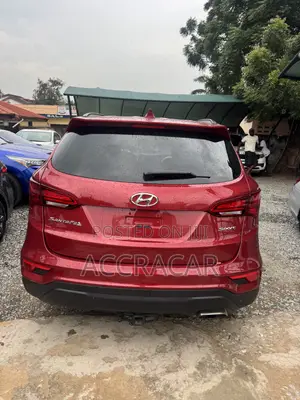 Hyundai Santa Fe 2018 Red
