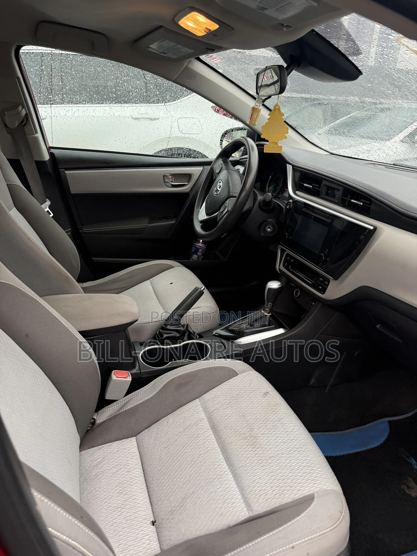 Toyota Corolla LE Eco (1.8L 4cyl 2A) 2018 Red