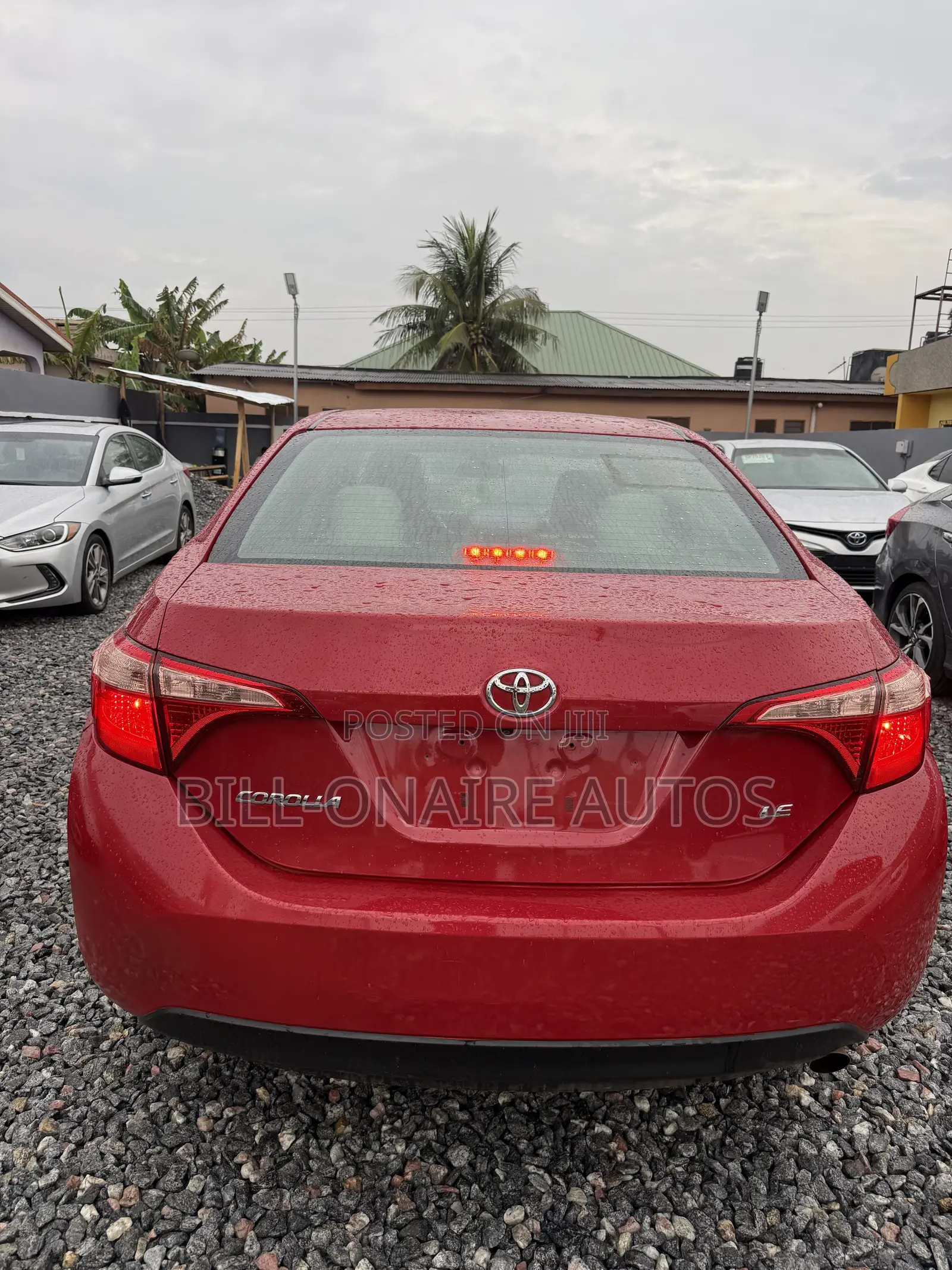 Toyota Corolla LE Eco (1.8L 4cyl 2A) 2018 Red