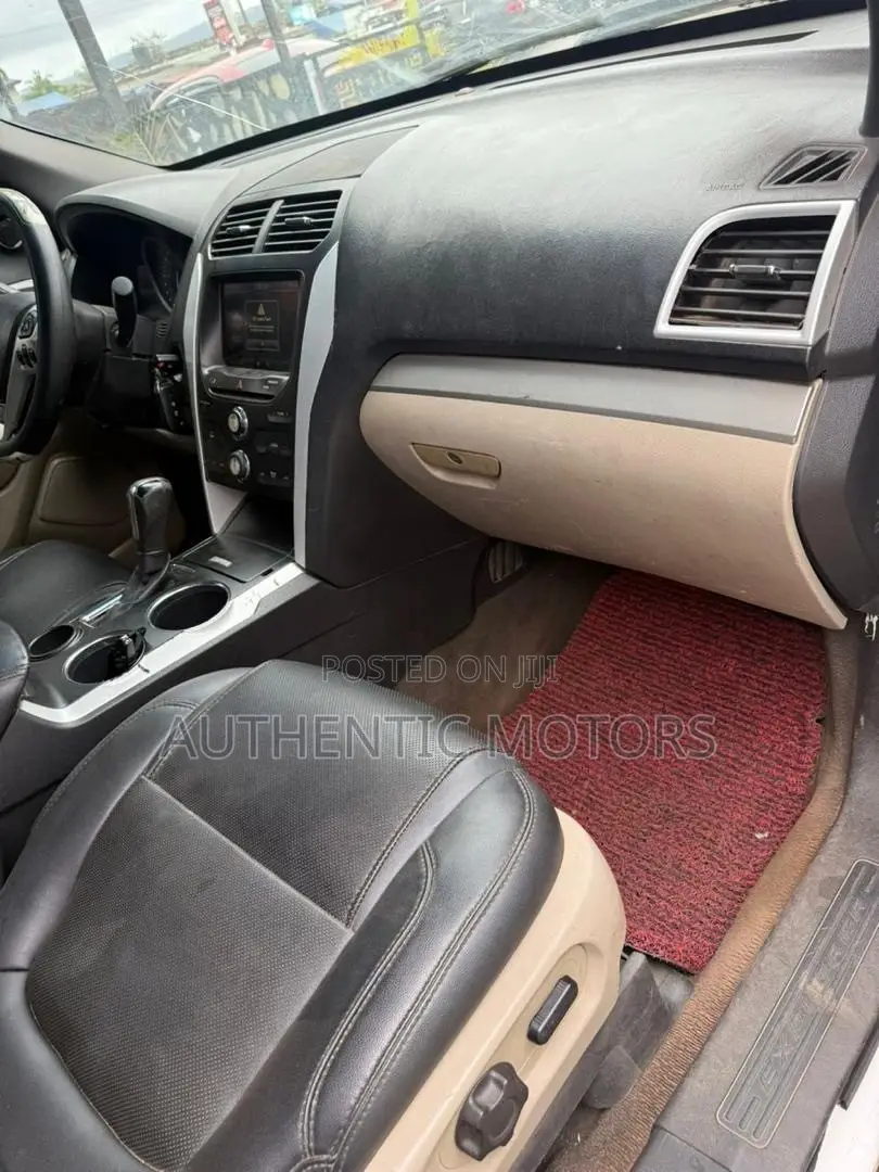 Ford Explorer 2011 White