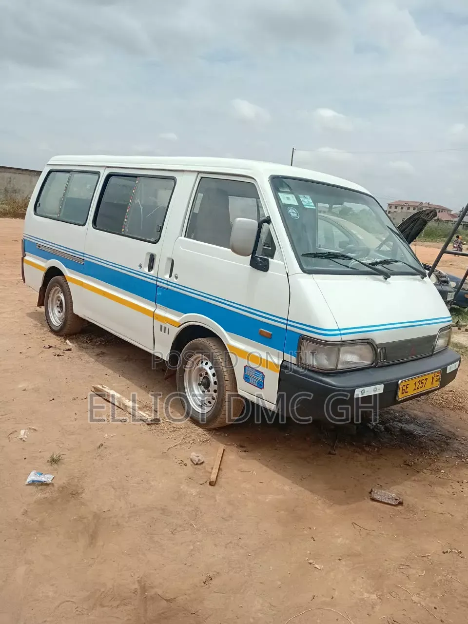 Bus 1997 White