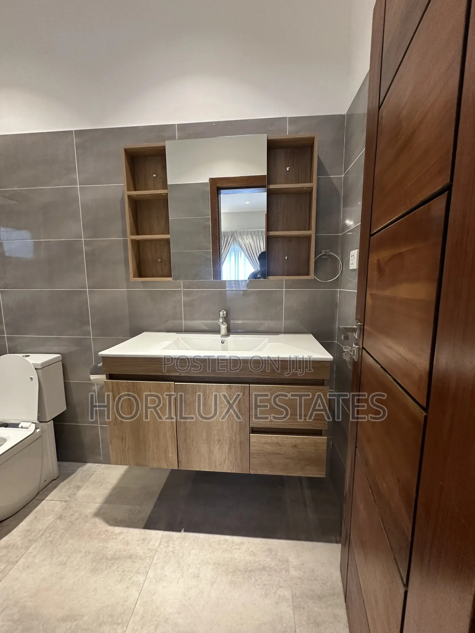 3bdrm Townhouse / Terrace in Oyarifa Junction- for rent