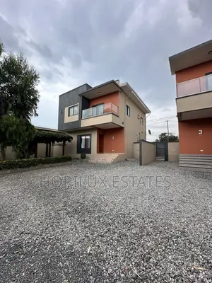 3bdrm Townhouse / Terrace in Oyarifa Junction- for rent